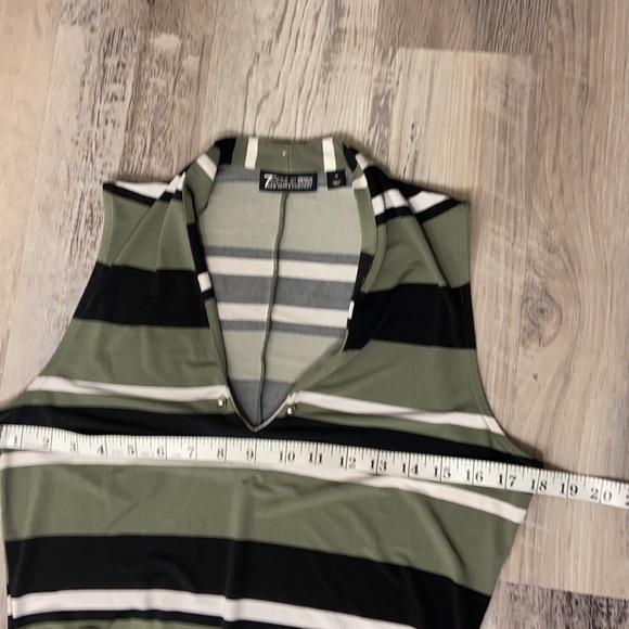 7th Avenue Design Studio sleevesless top - Picture 5 of 9